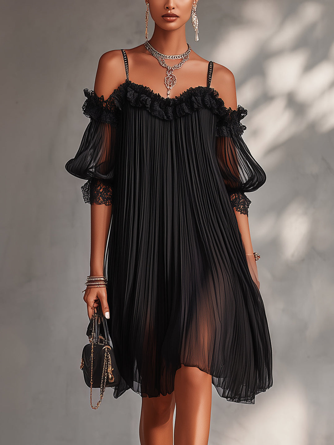 Abito Mini in Chiffon Nero con Spalle Scoperte e Bordo in Pizzo