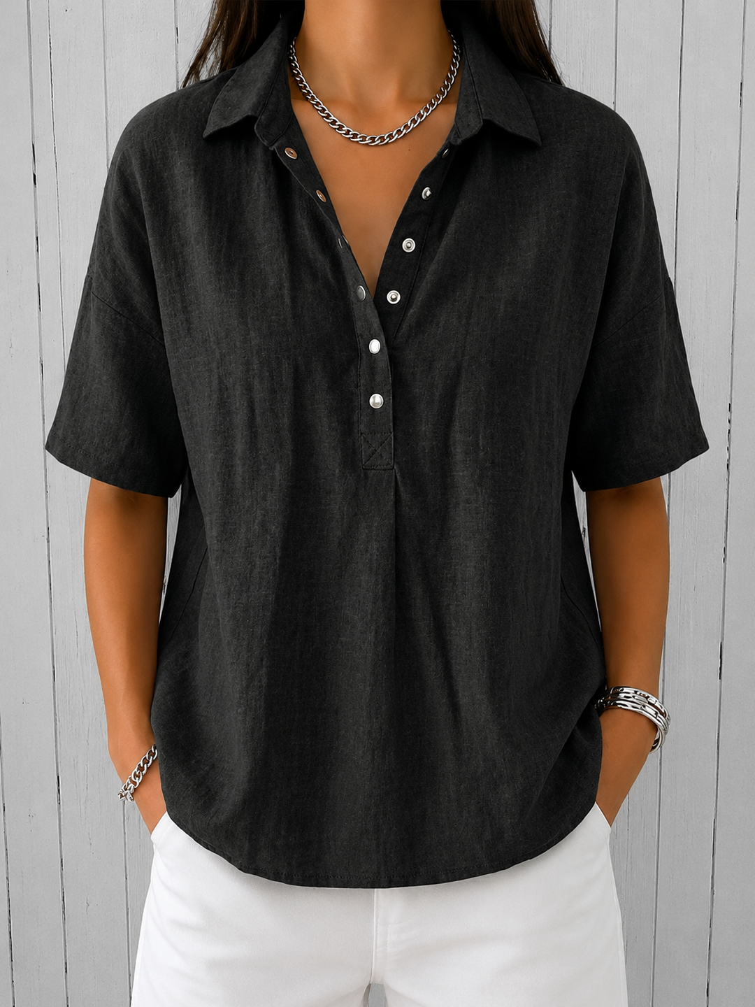Ava | Blusa con Collo e Dettagli a Bottone