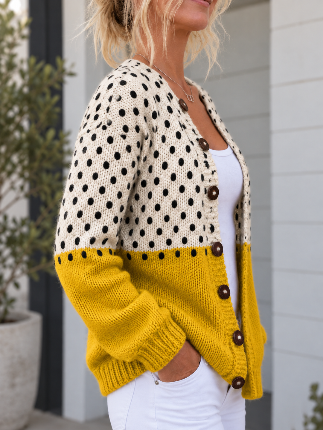 Maude | Cardigan giallo con stampa a pois e bottoni