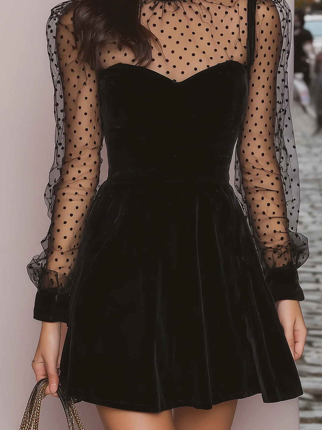 Vestito Mini in Velluto Nero con Maniche Trasparenti a Pois
