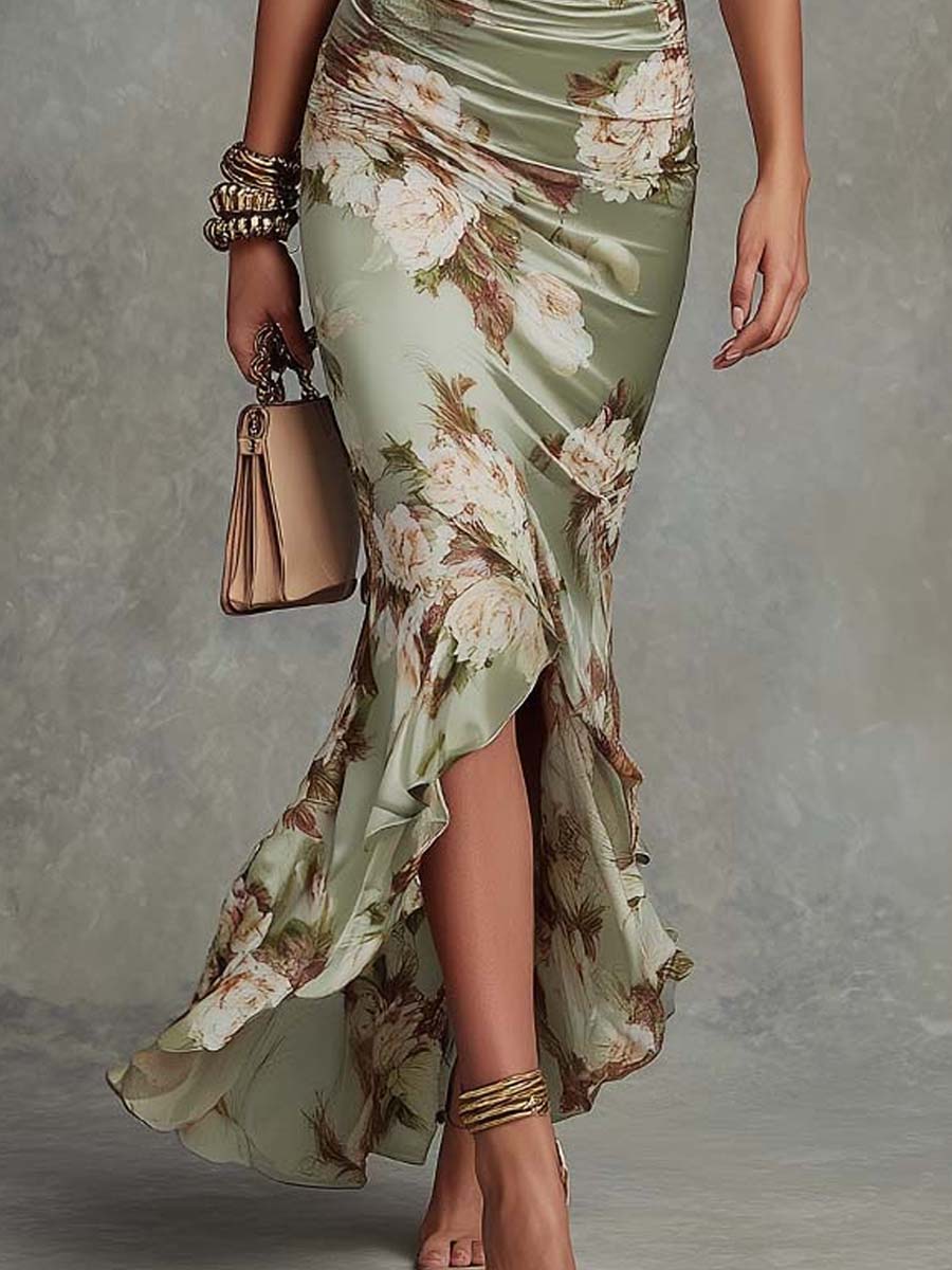 Abito Maxi Asimmetrico in Raso Verde a Fiori con Maniche a Campana Ruffle e Scollatura a V