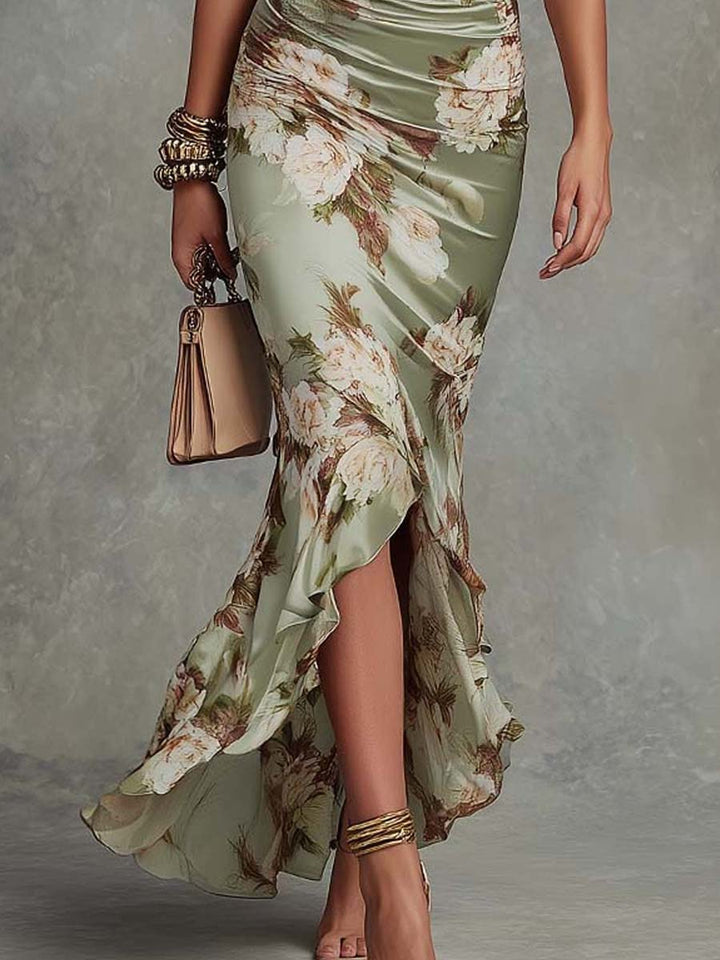 Abito Maxi Asimmetrico in Raso Verde a Fiori con Maniche a Campana Ruffle e Scollatura a V