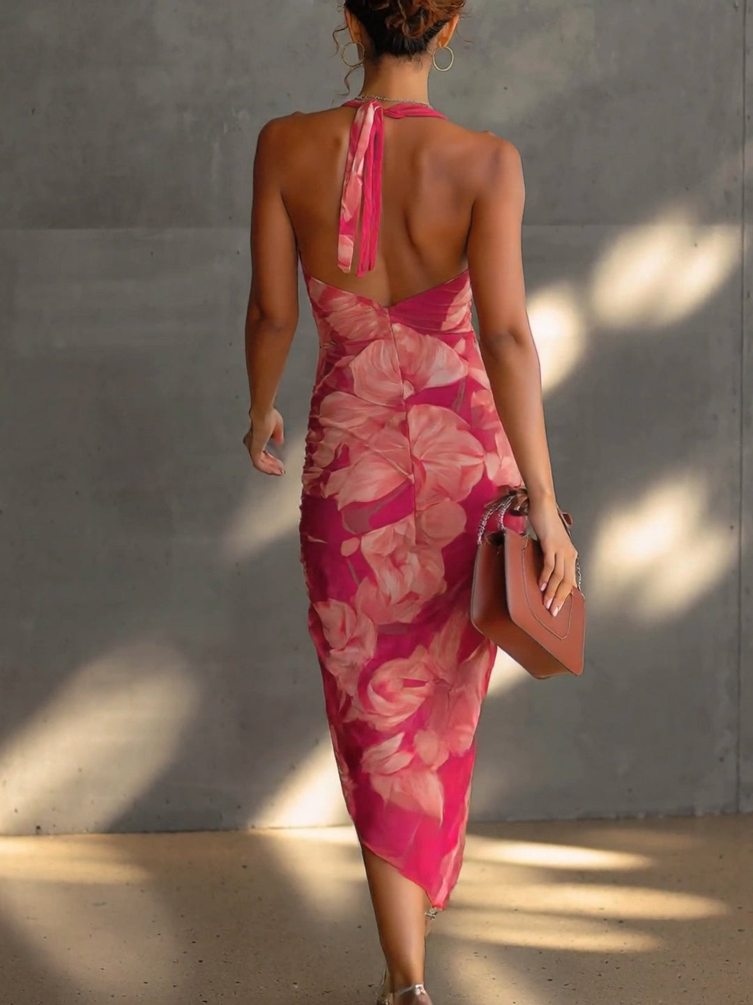 Abito bodycon senza maniche con stampa floreale fucsia