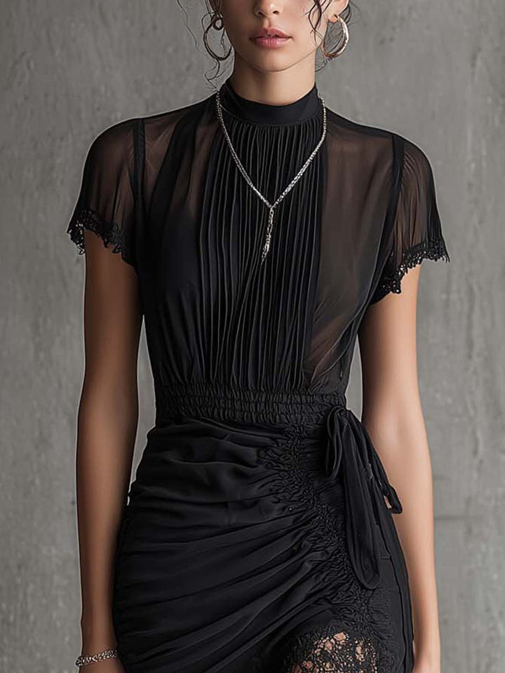 Abito Mini in Chiffon Nero con Vita Plissettata e Bordo in Pizzo