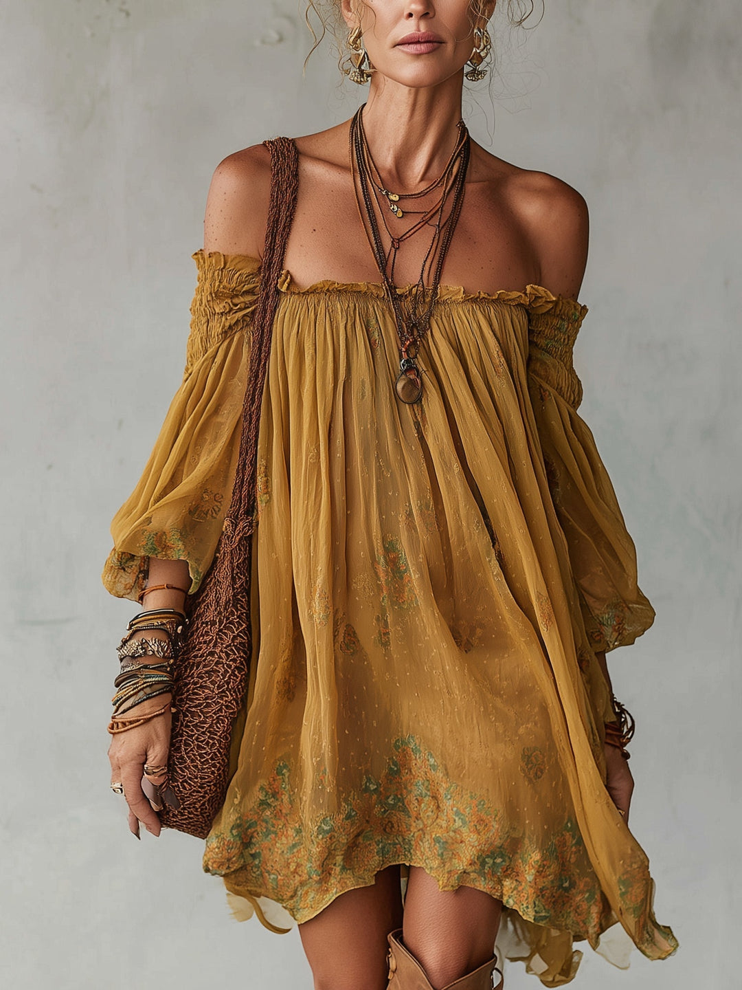 Abito Mini Giallo in Chiffon con Fiori Spalle Scoperte