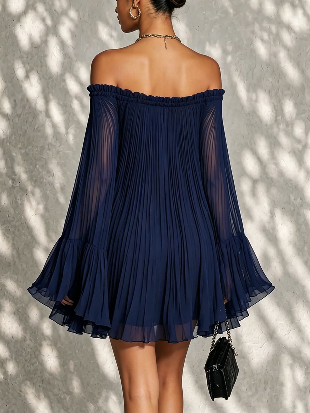 Abito Mini a Maniche a Campana con Ruches e Spalle Scoperte Blu Navy