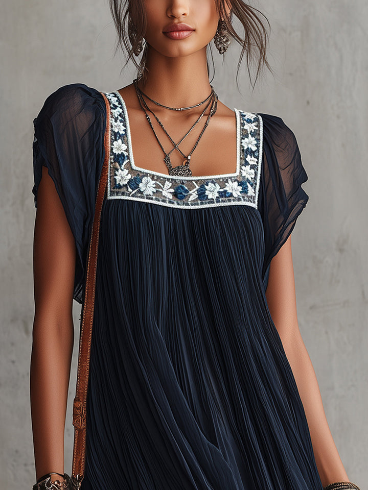 Abito Mini Plissettato in Chiffon Ricamato con Fiori Blu Navy